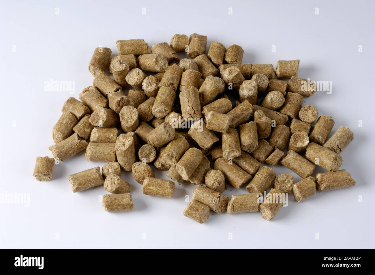 Maltaflor Naturduenger, Pflanzlicher Duenger aus Malzkeimen, Freisteller  Stock Photo - Alamy