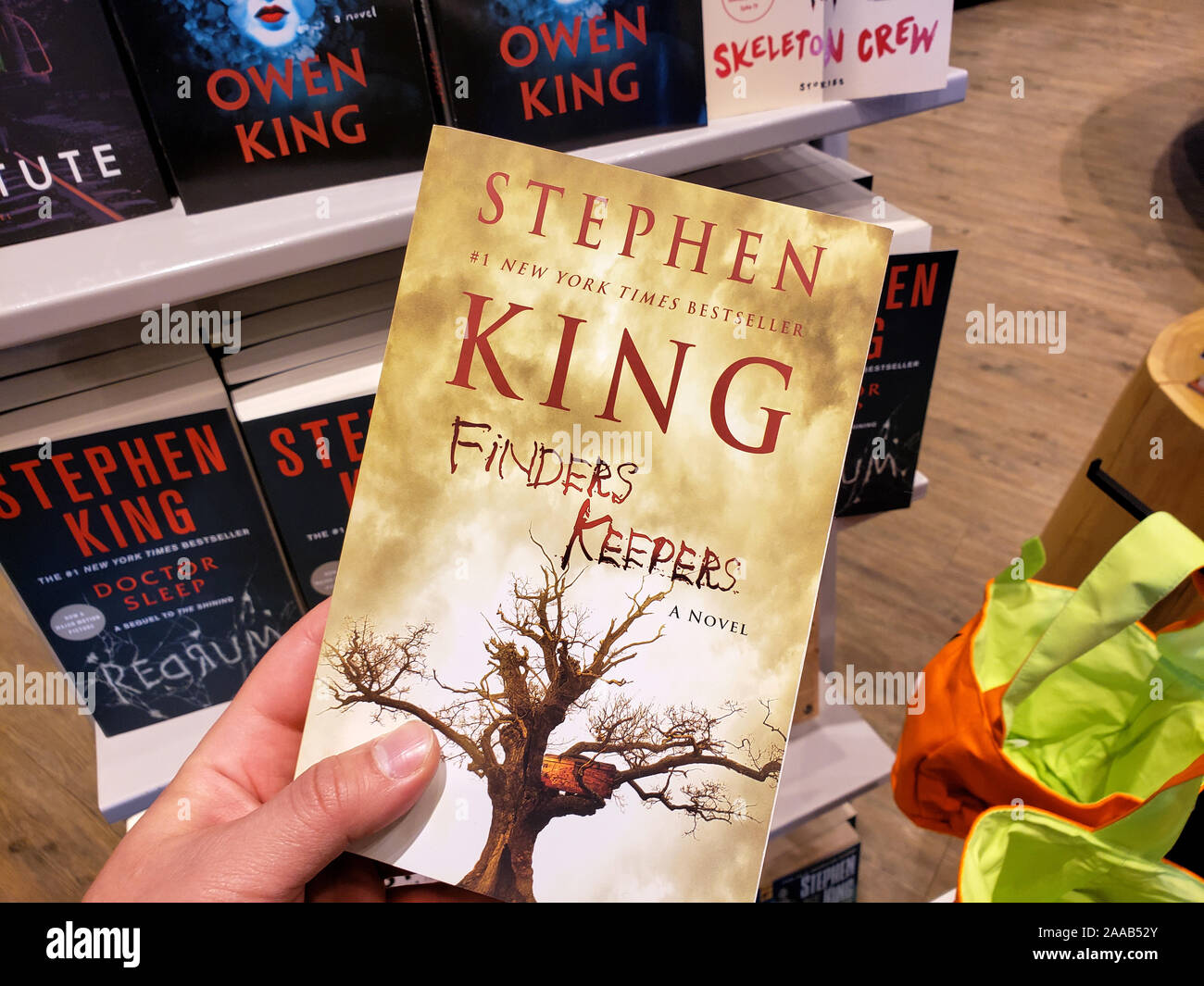 25+ Finders Keepers Book Cover Gif