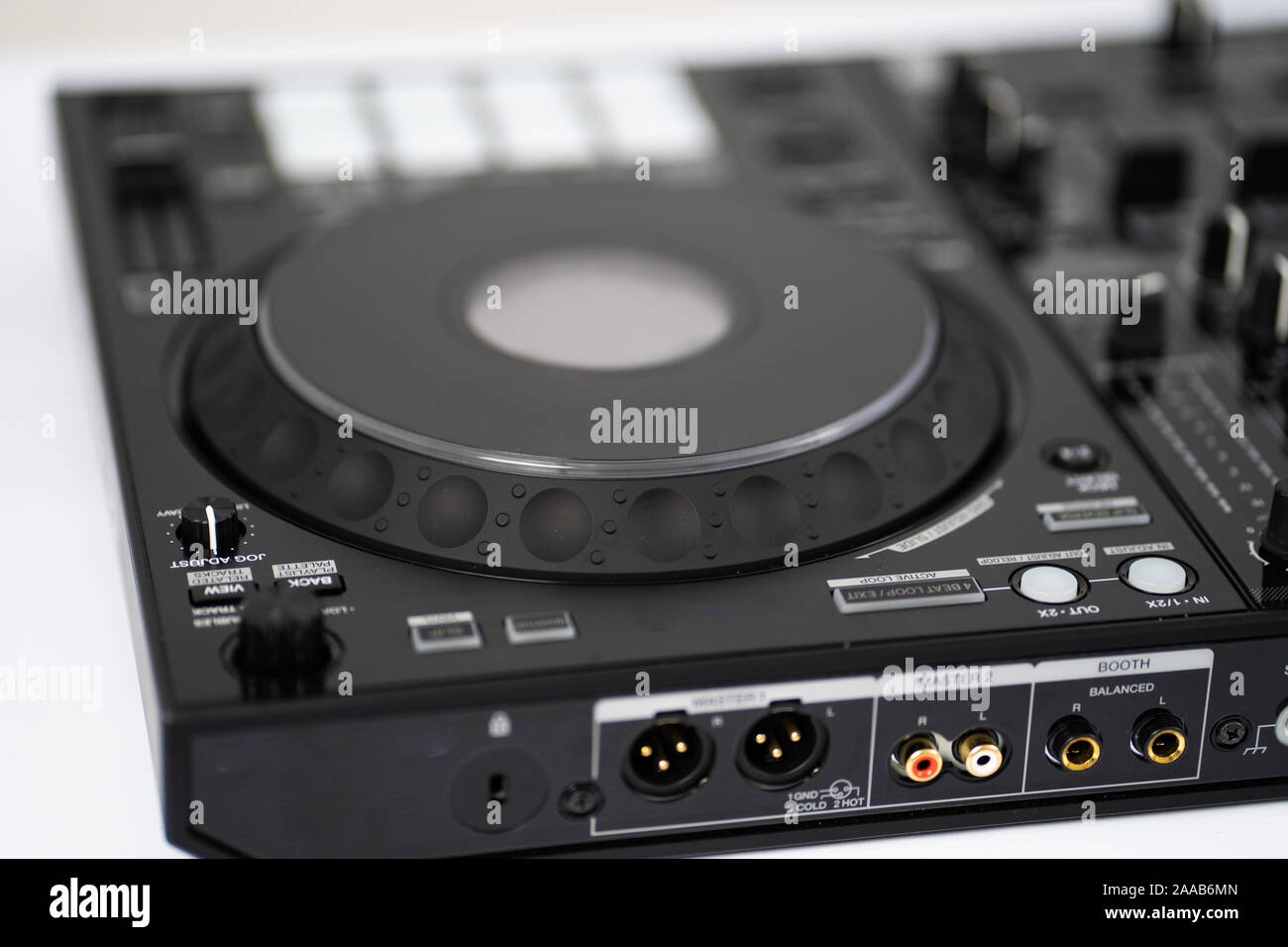 Dj turntables hires stock photography and images Alamy