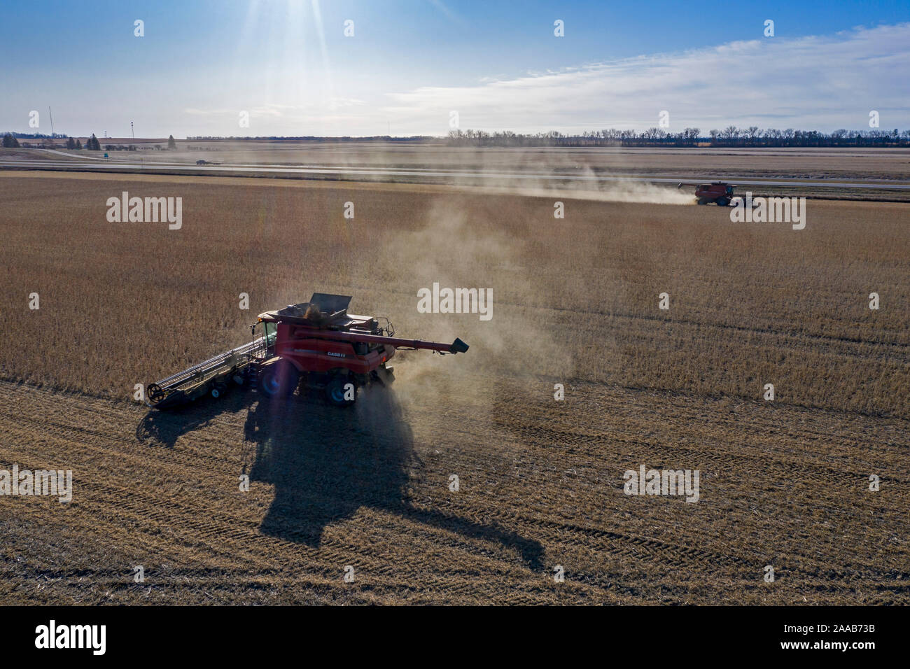 Combine harvesting soy beans hires stock photography and images Alamy
