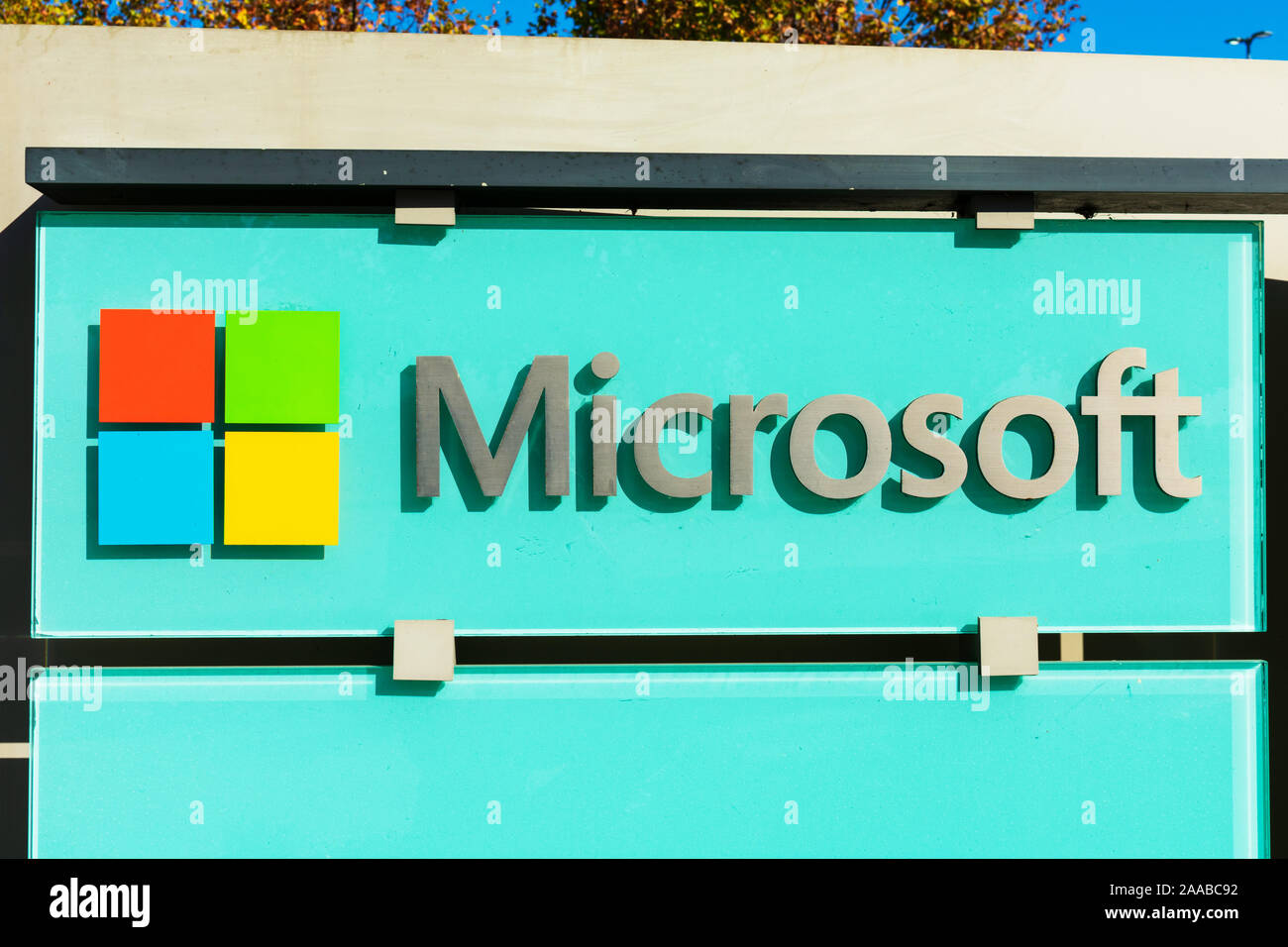 Microsoft sign of Silicon Valley office of American multinational ...