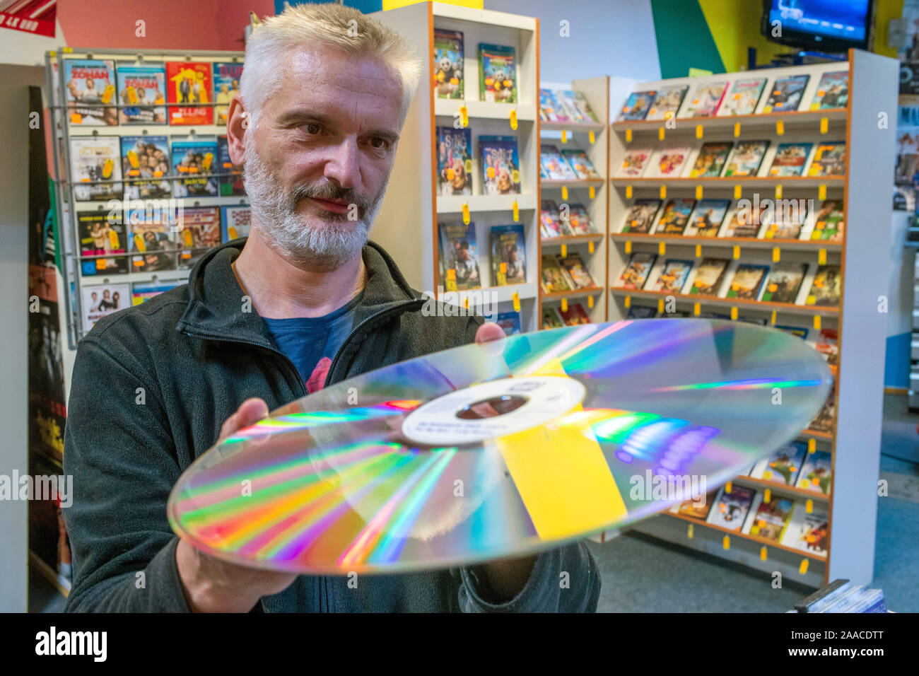Video Store Shelves High Resolution Stock Photography And Images Alamy