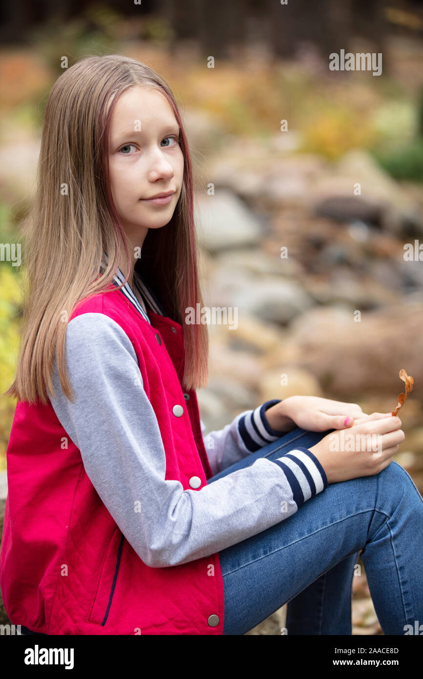 12 yr old girls Girl 12 years old hispanic hi-res stock photography and images - Alamy