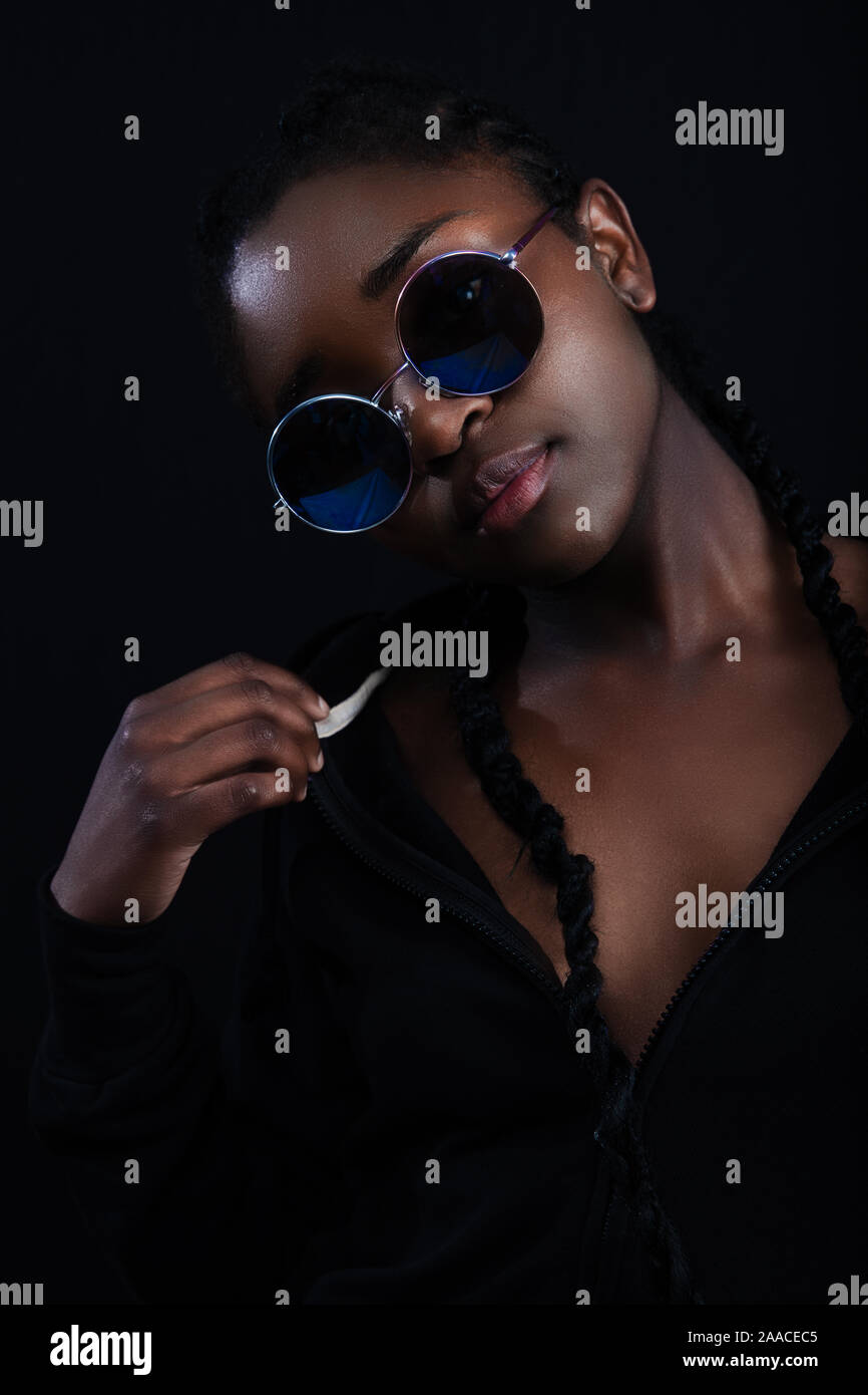 Stylish Sunglasses for Dark Skin Ladies: Elevate Your Look