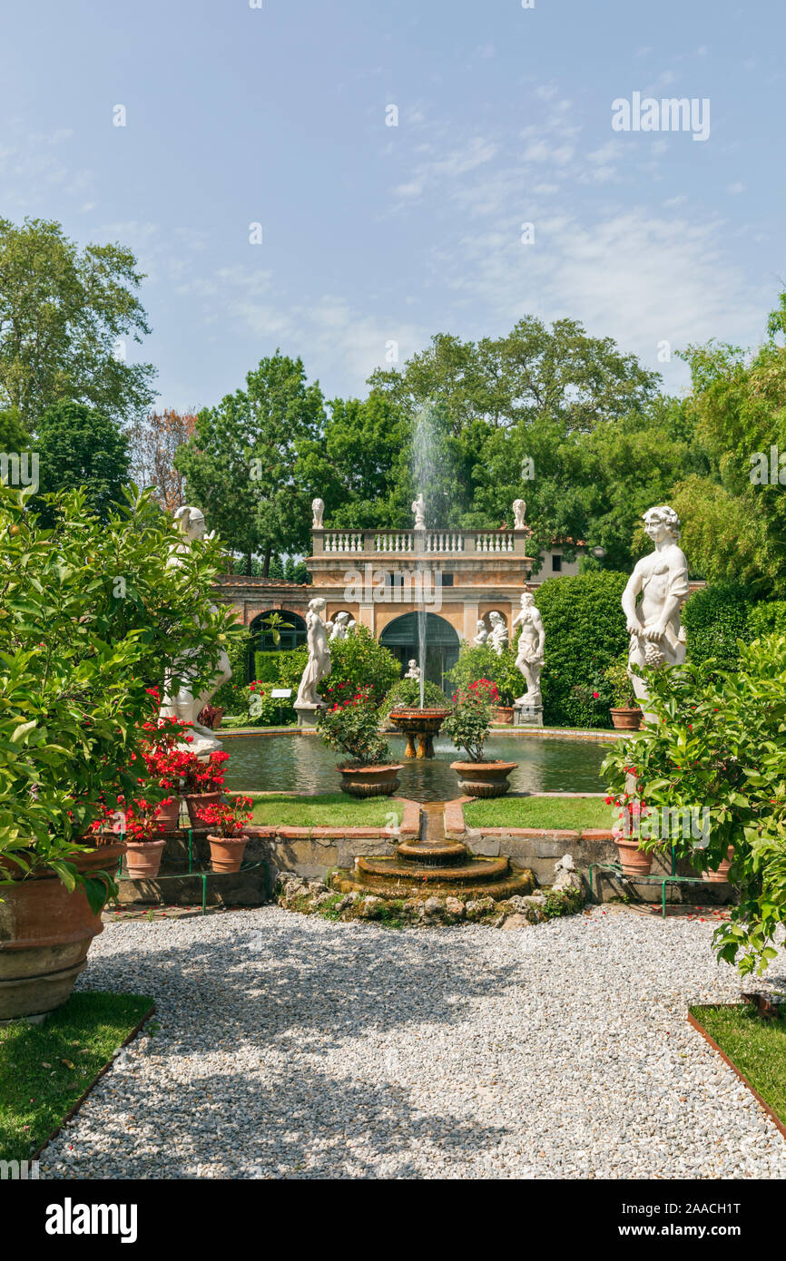 The formal gardens of the Palazzo Pfanner in Lucca, Tuscany, Italy. Stock Photo