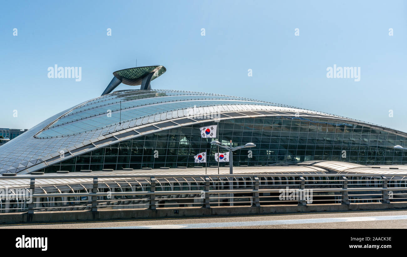Incheon Korea 8 October 19 Incheon International Airport Terminal Building Exterior View Of Arex Train Station And Korean Flags In Seoul South K Stock Photo Alamy
