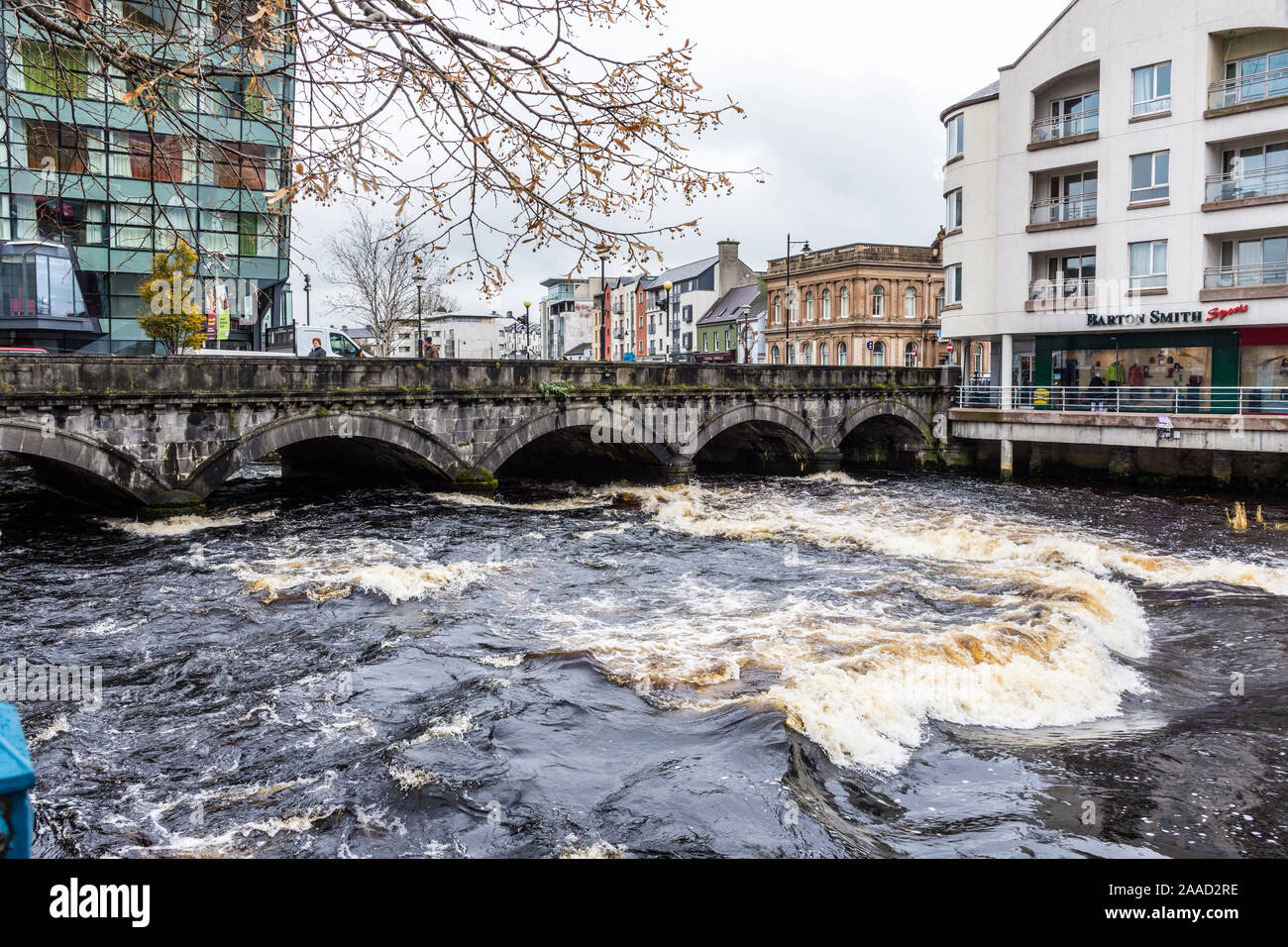River Garavogue and Hyde Bridge, Sligo Town, County Sligo, Ireland Stock Photo