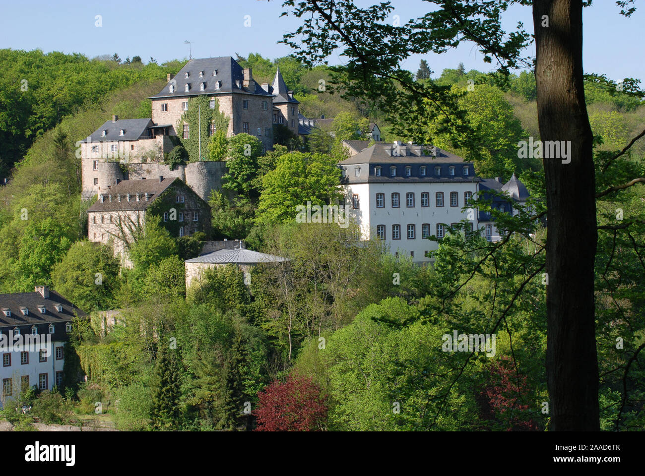 Europa; Deutschland; Nordrhein-Westfalen; Eifel; Schloss; Blankenheim; Bauwerk; Sehenswuerdigkeit; Reise; historisch; historisches; Architektur Stock Photo