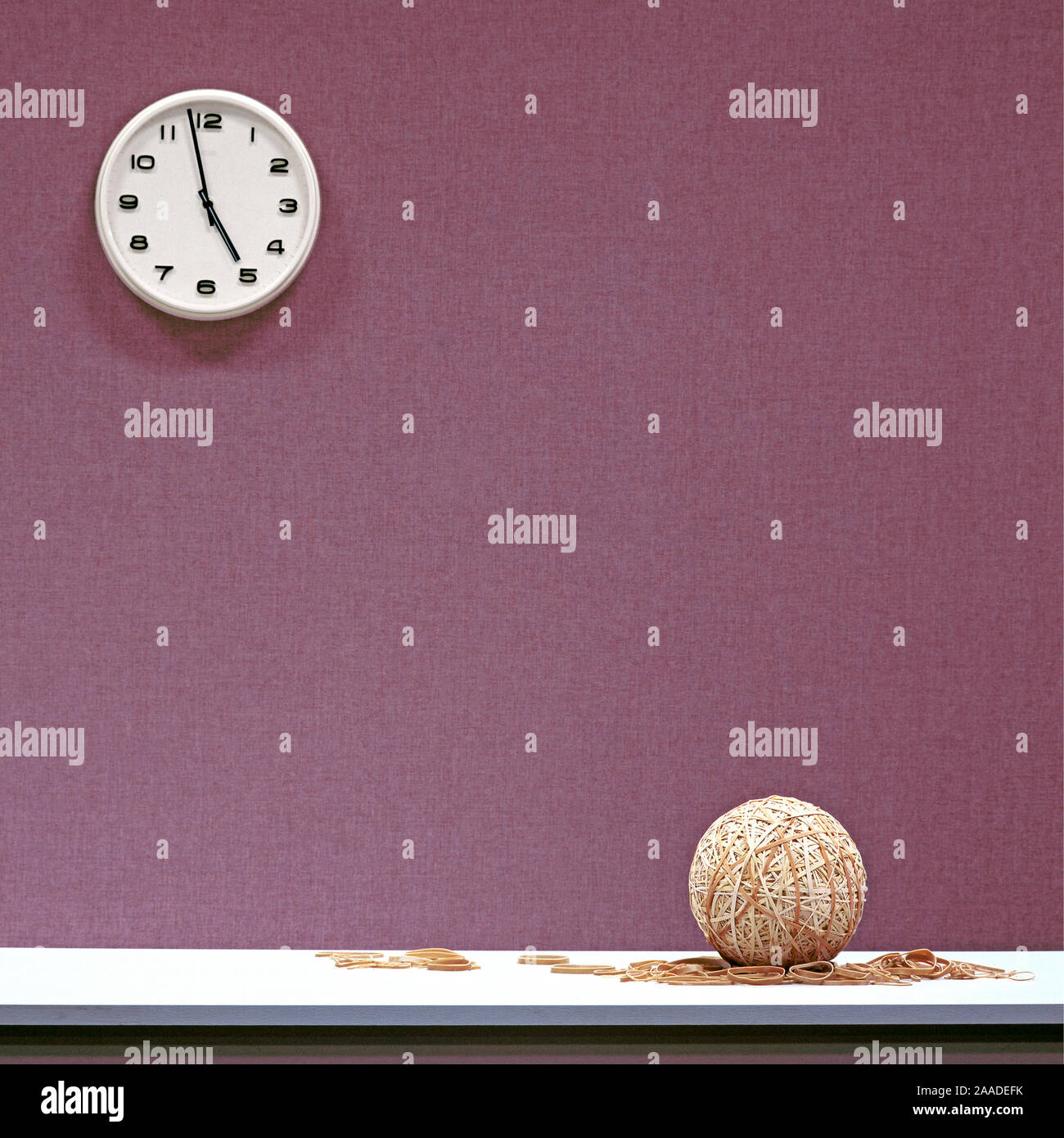 Under the clock hires stock photography and images Alamy