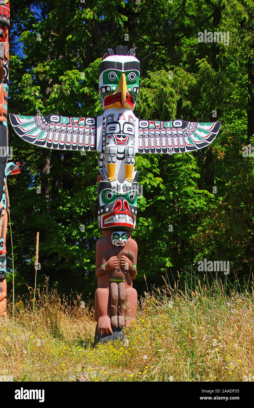 totem-marterpfahl-in-vancouver-stock-photo-alamy