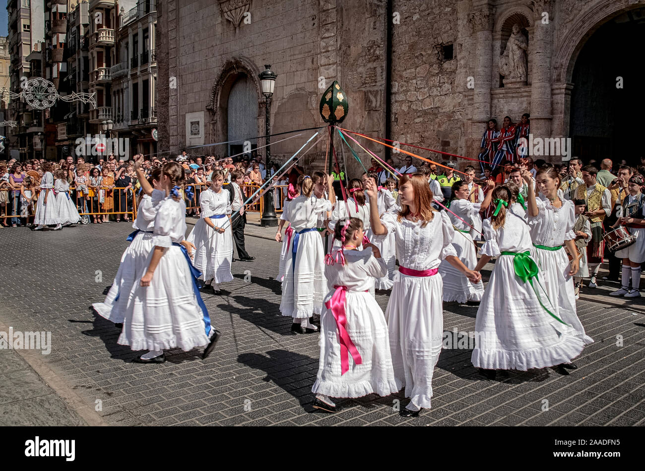Spain Algemesì (Valencia): Feast of the Mare de Deu de la Salut: performance of the Carxofa dance Stock Photo
