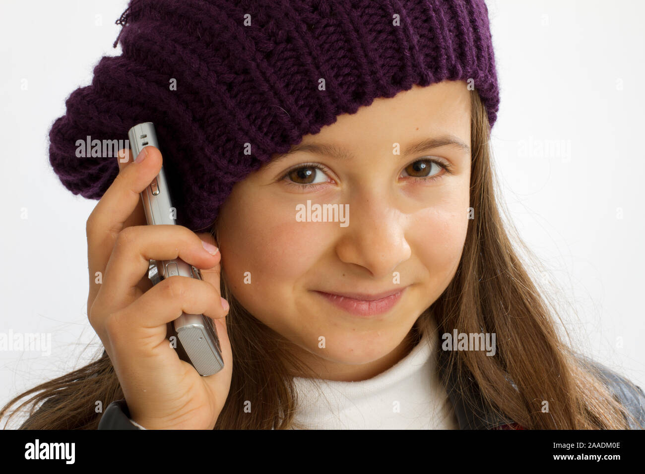 Mädchen mit Handy in der Hand Stock Photo