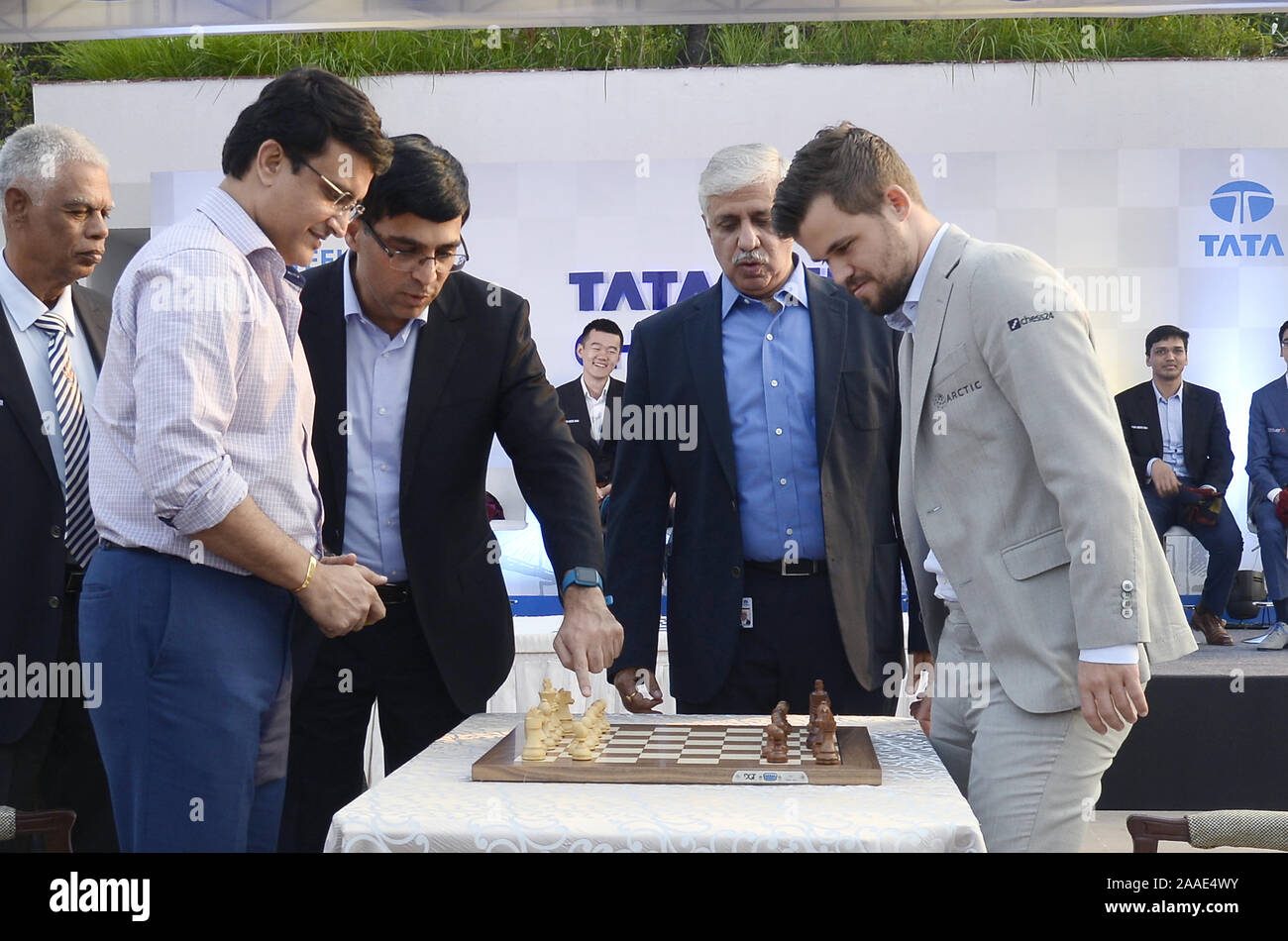 Magnus carlsen anand hi-res stock photography and images - Alamy