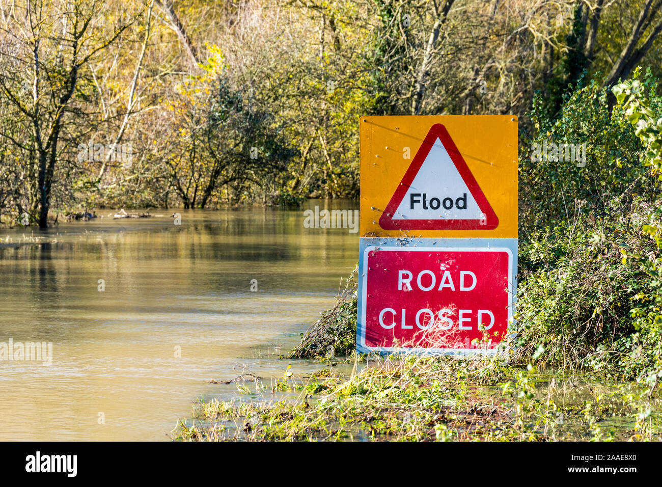 B4213 closed due to flooding by the River Severn on the approach to Haw Bridge near the Severn Vale village of Apperley, Gloucestershire UK 18/11/2019 Stock Photo