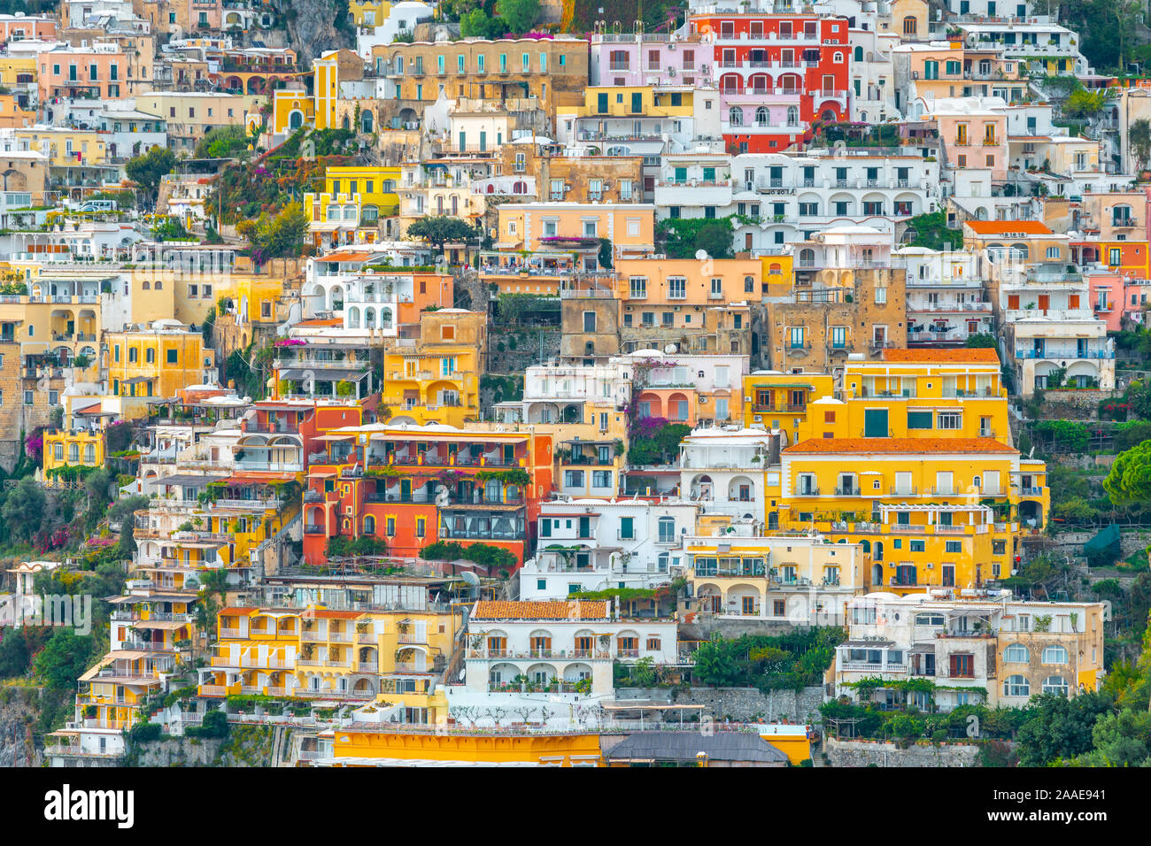 colorful-houses-of-positano-along-amalfi-coast-terraced-houses