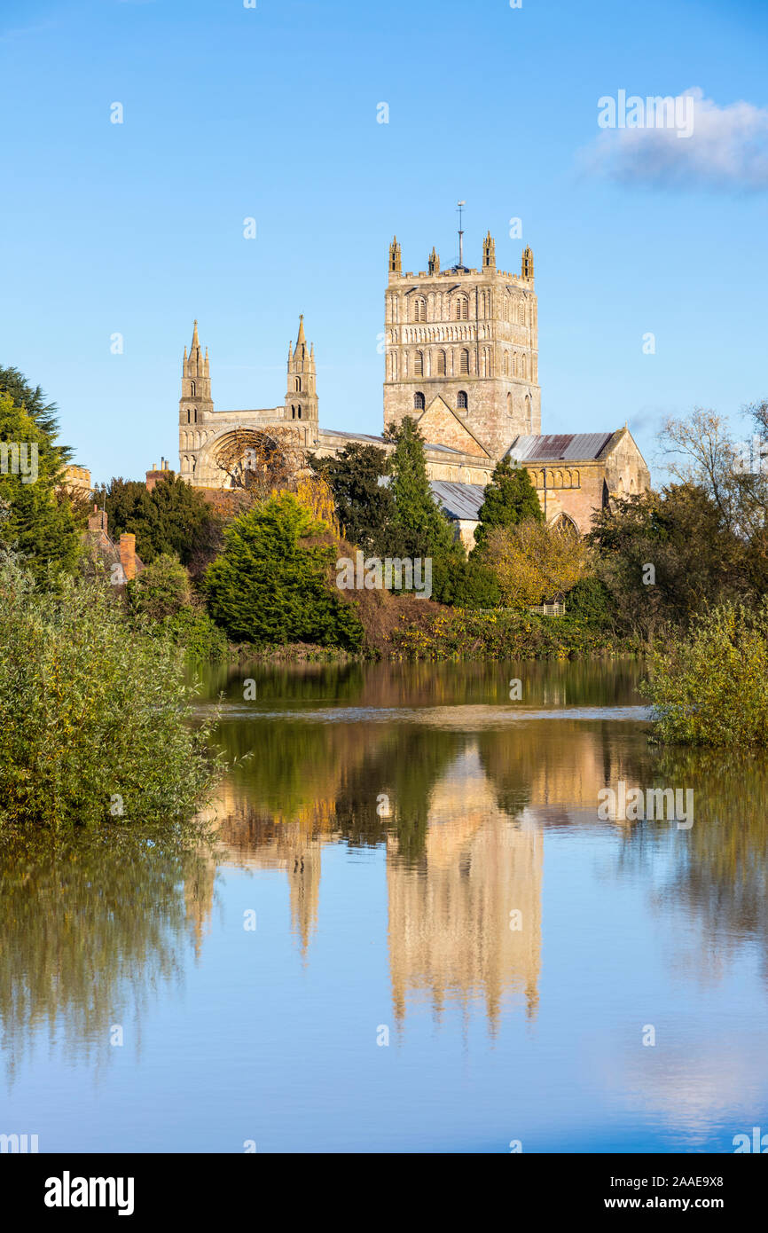 Tewkesbury Abbey reflected in floodwater on 18/11/2019. Tewkesbury, Severn Vale, Gloucestershire UK Stock Photo