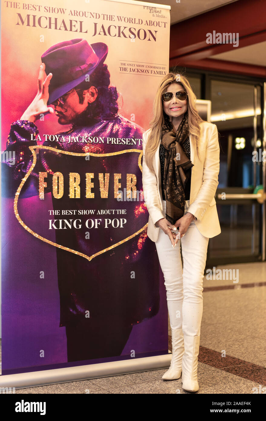 Frankfurt, Germany. 21st Nov 2019. LaToya Jackson visits the  Jahrhunderthalle in the Höchst district before her tour of Germany. Under  the title "Forever - King of Pop" she will appear in 15