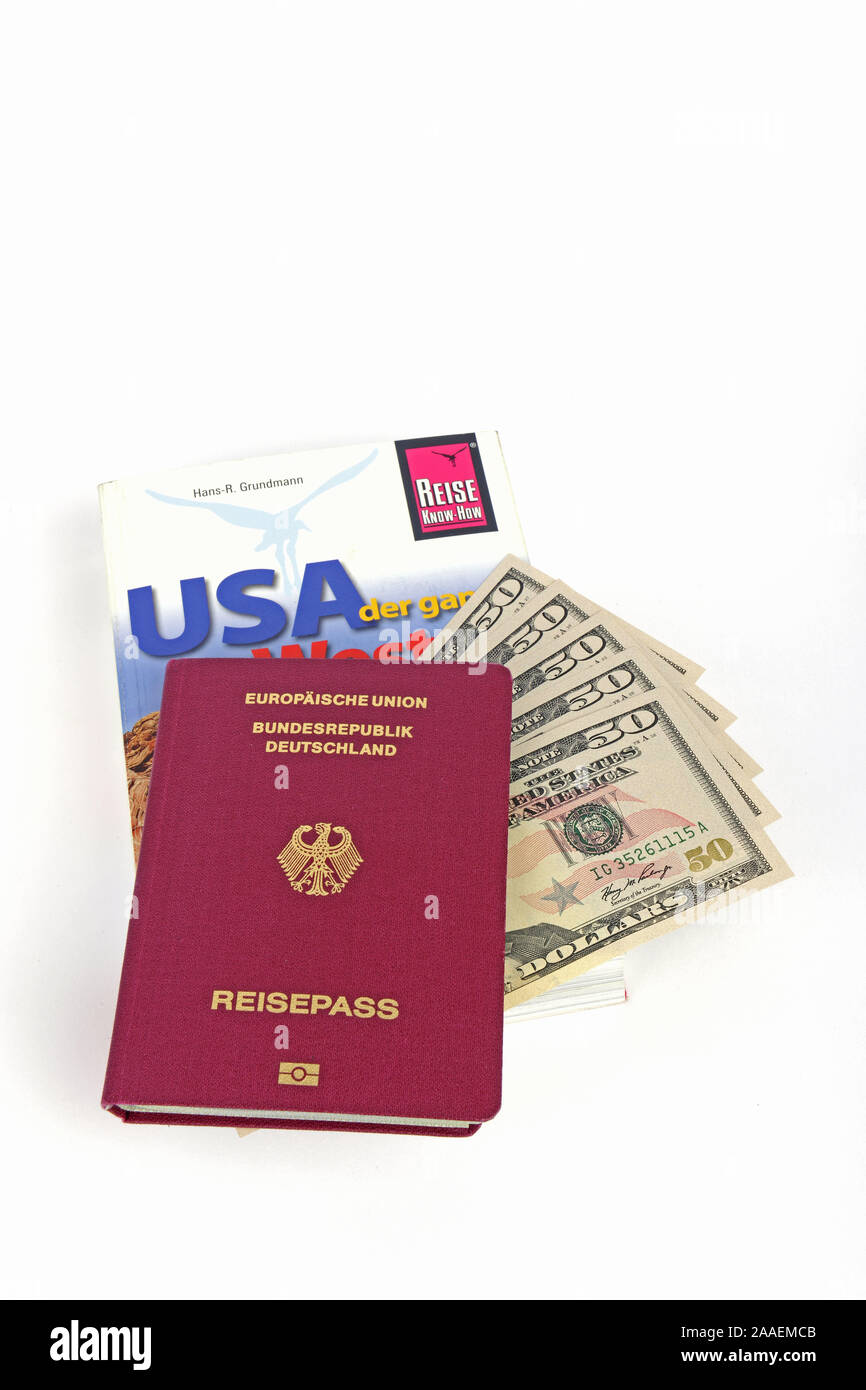 Reiseführer USA, Südwesten, Reisepass Bundesrepublik Deutschland, mehrere 50 Dollarscheine, Symbolbild Reisenplanung USA Stock Photo