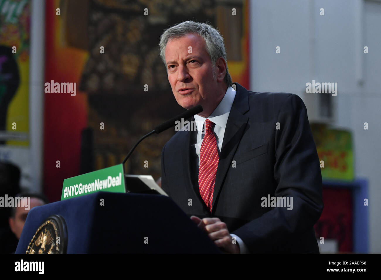 Mayor Bill de Blasio signs the Commercial Waste Zones legislation and several other pieces of legislation overseeing the Trade Waste Industry at an ev Stock Photo