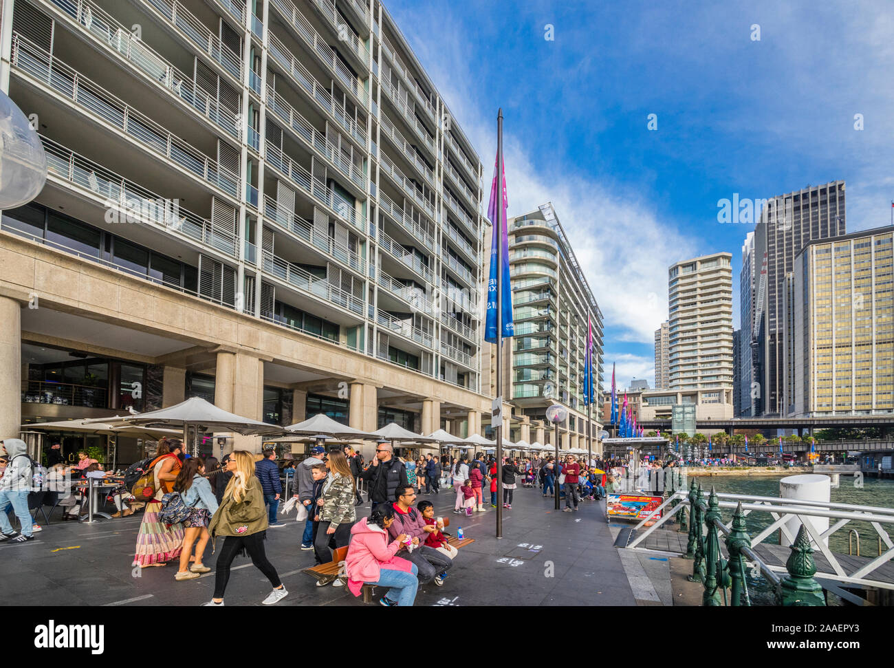 view of East Circular Quay on Sydney Cove with colonaded shops and restaurants, the Colonial Peninsula and Mirvac apartment complexes was nicknamed 'T Stock Photo