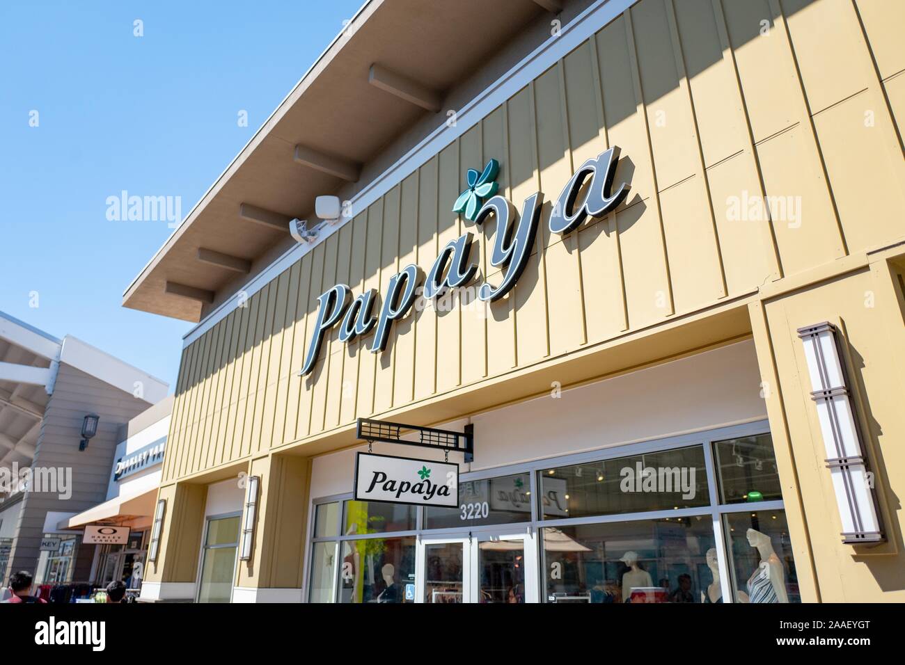 Facade with sign and logo at store of women's clothing retailer Papaya in Livermore, California, September 2, 2019. () Stock Photo