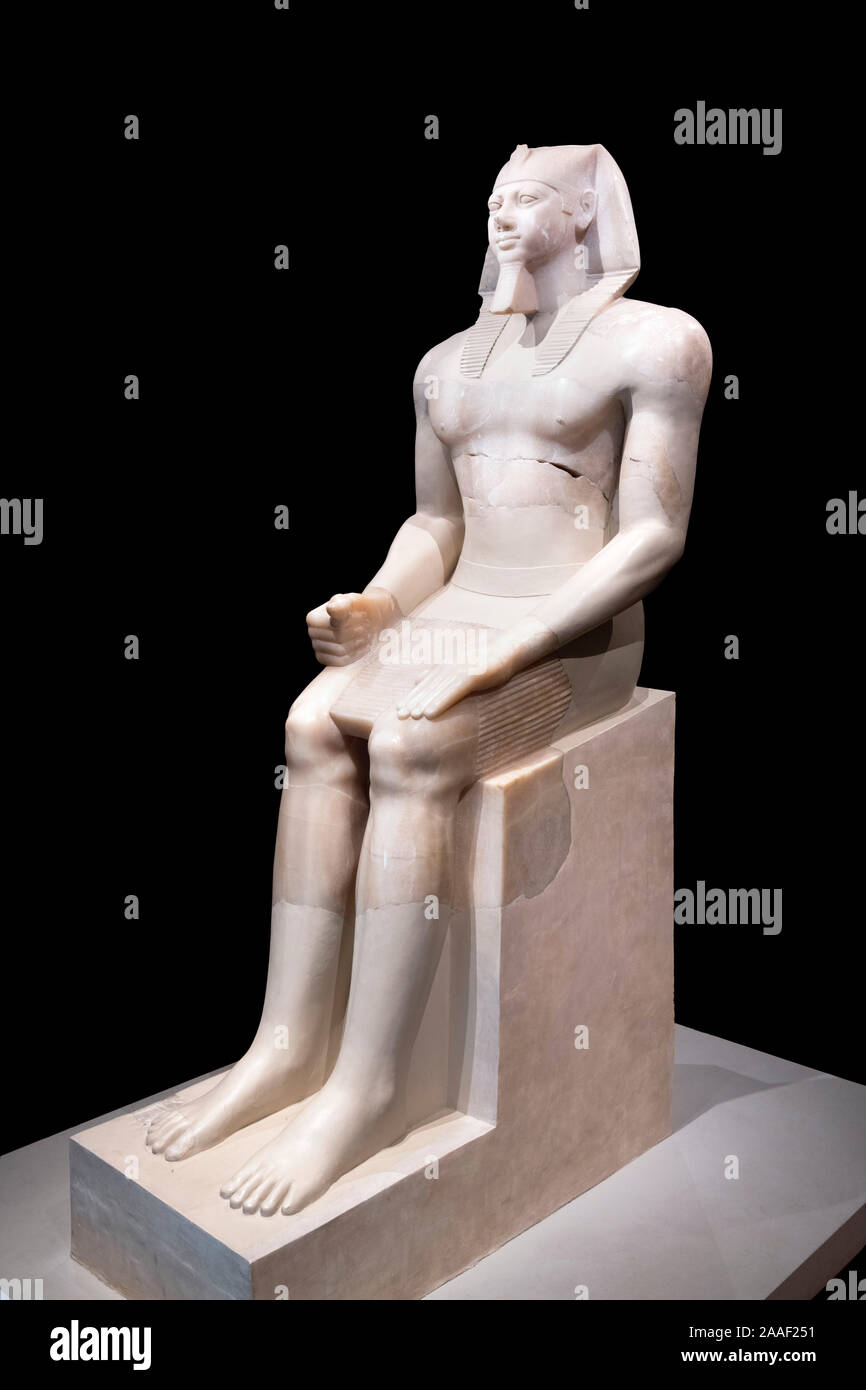 Colossal statue of King Menkaura (Mycerinus), Egyptian Old Kingdom, Dynasty 4, reign of Menkaura, 2490–2472 B.C., found in the Menkaura Pyramid Temple, Giza, Egypt Stock Photo