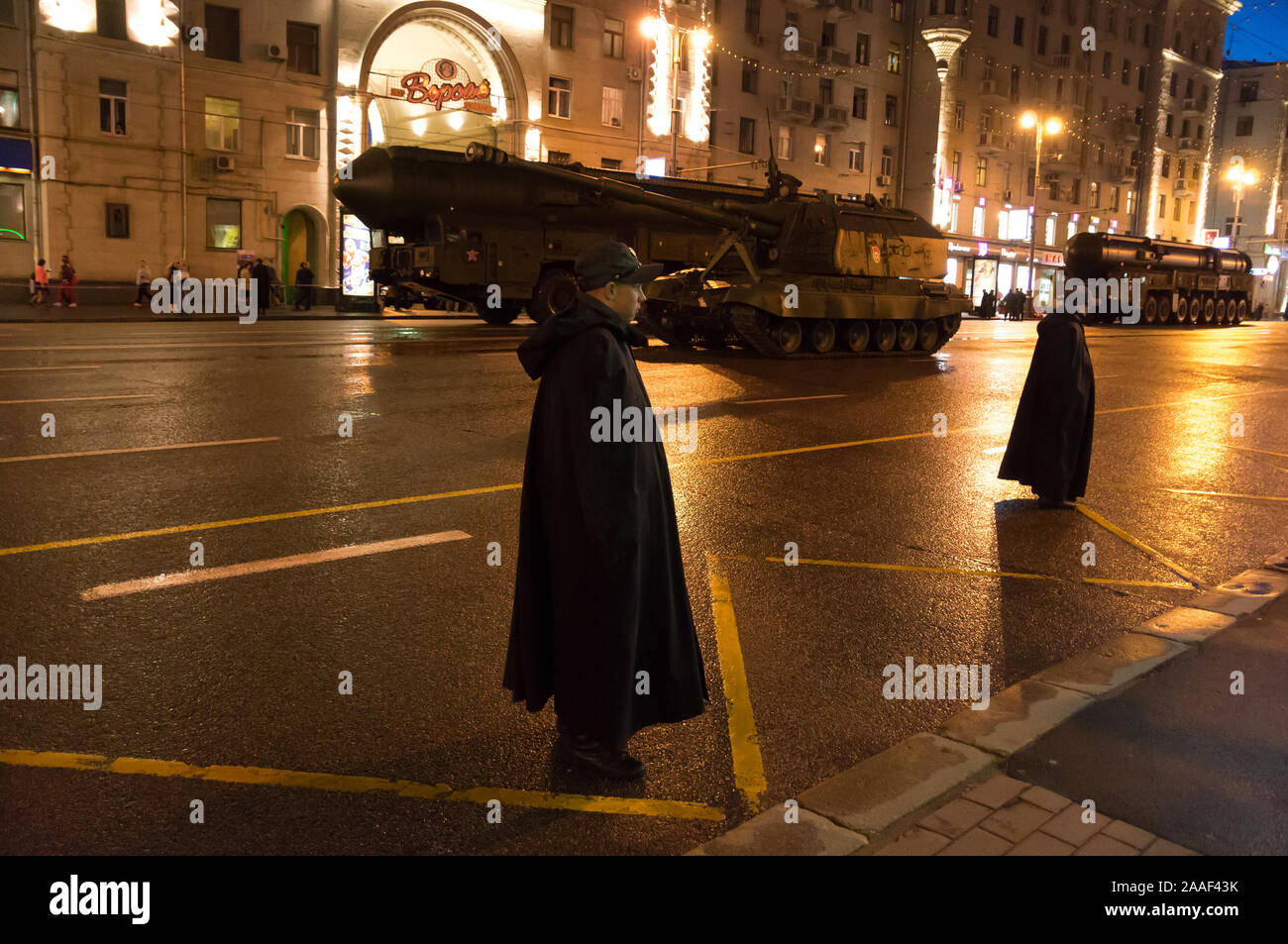 RT-2PM2 Topol-M nuclear warhead strategic intercontinental space ballistic missile mobile launchers on the streets of Moscow, Russia Stock Photo