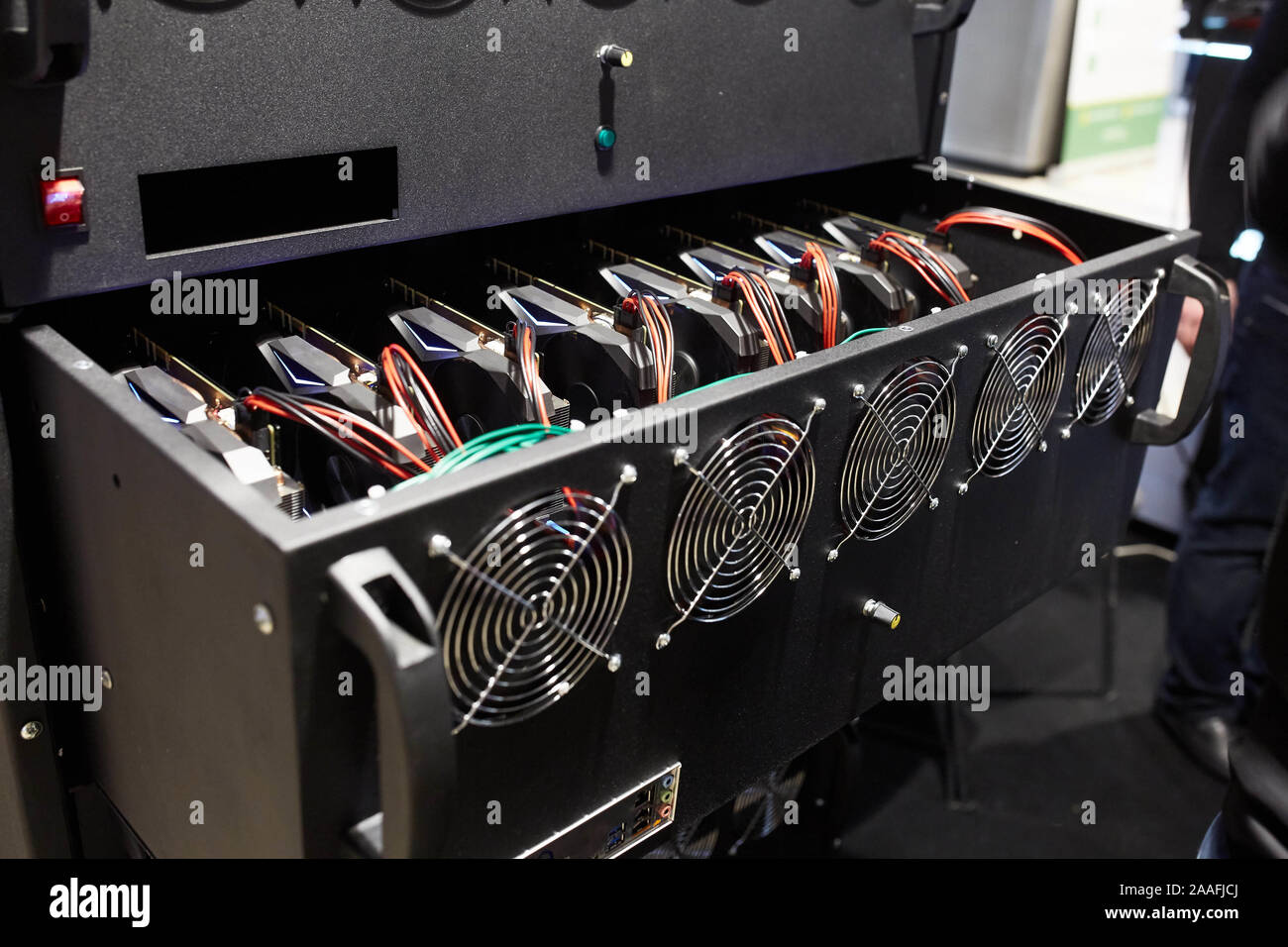 Data processing unit hires stock photography and images Alamy