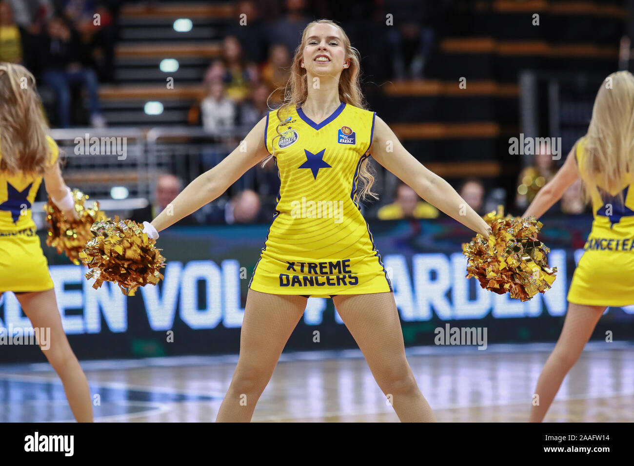 Oldenburg, Germany, November 20, 2019: cheerleaders of the EWE Baskets  Oldenburg dancing during a Eurocup match at the Kleine EWE Arena Stock  Photo - Alamy