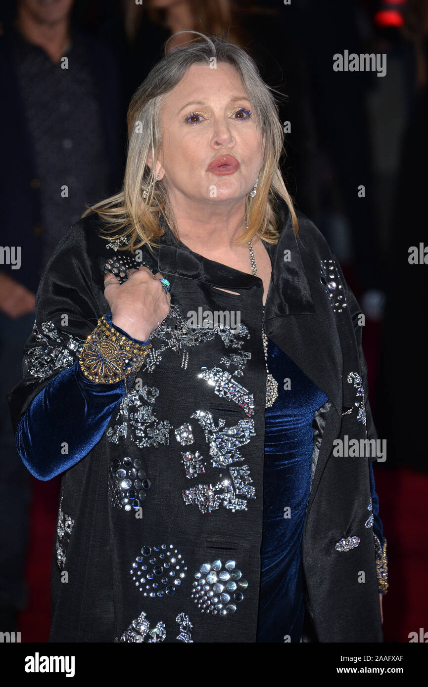 LOS ANGELES, CA - DECEMBER 14, 2015: Actor Mark Hamill at the world  premiere of Star Wars: The Force Awakens on Hollywood Boulevard © 2015  Paul Smith / Featureflash Stock Photo - Alamy