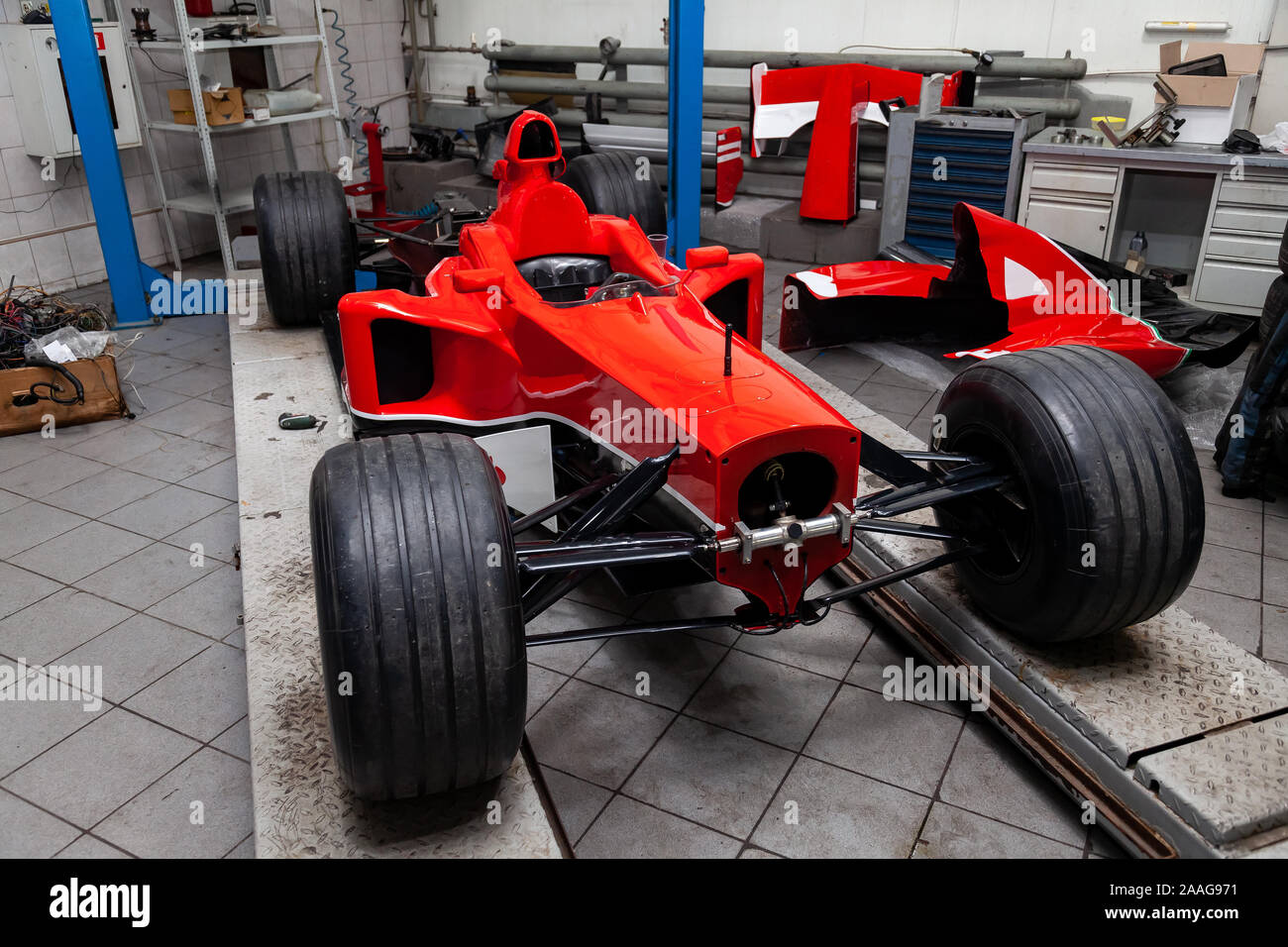 Fixing A Race Car High Resolution Stock Photography and Images - Alamy