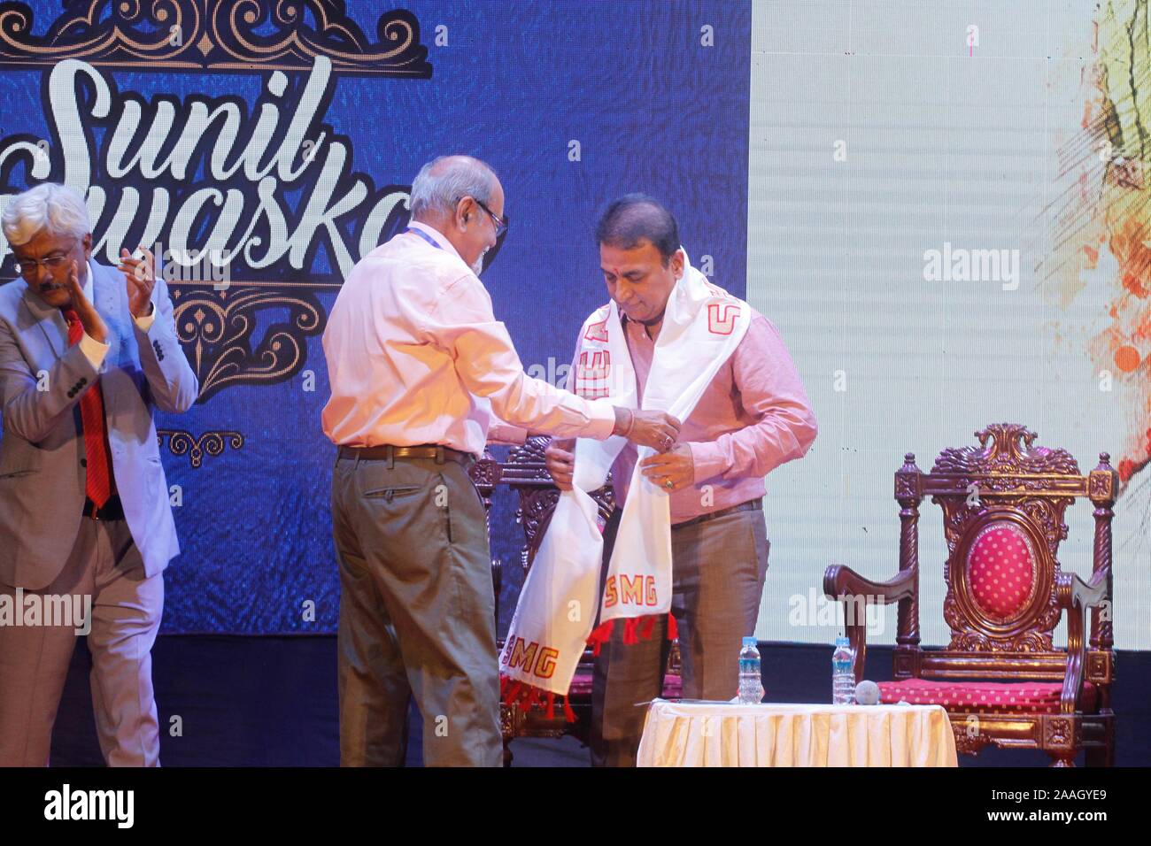 Kolkata, India. 21st Nov, 2019. Measures Club Tennis court felicitate and gave a honorary Life Membership to the Legendary Cricketer, Sunil Manohar Gavaskar former Indian cricketer (Photo by Satyajit Shaw/Pacific Press) Credit: Pacific Press Agency/Alamy Live News Stock Photo