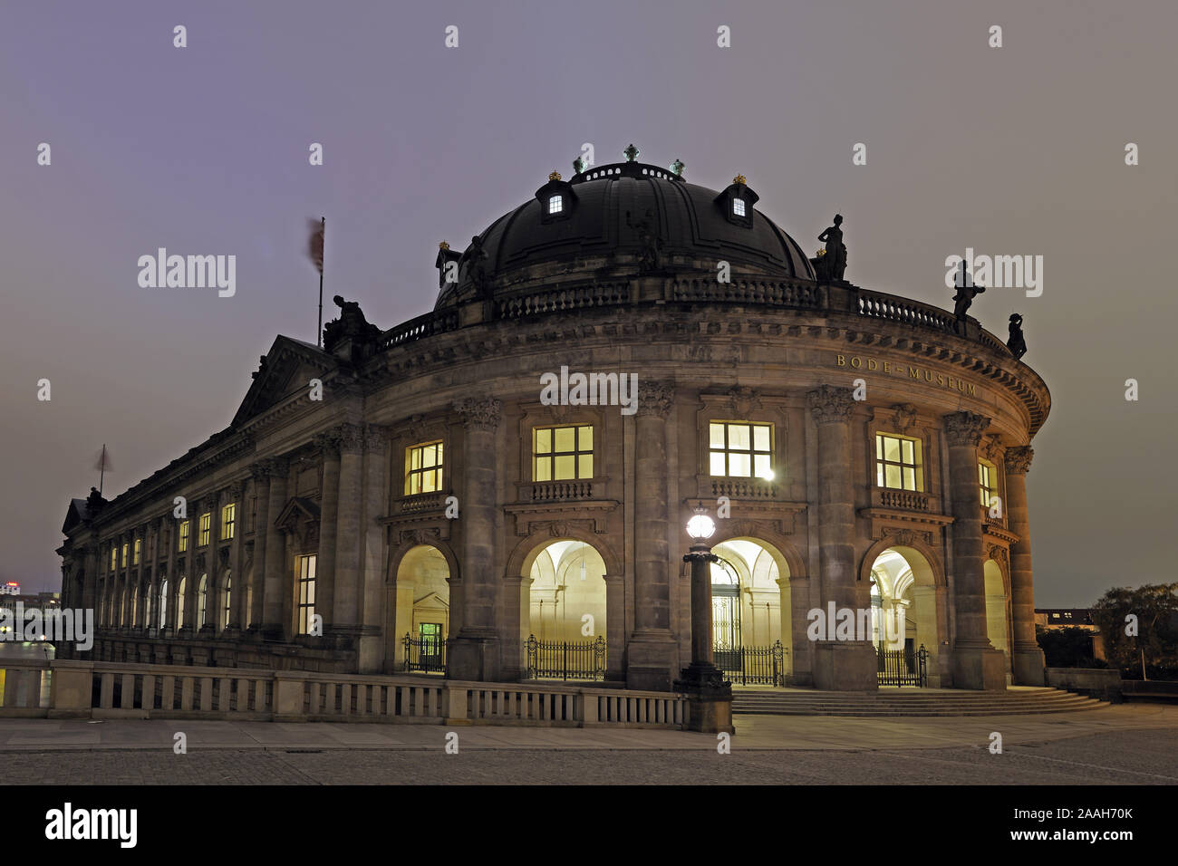 Bode Museum , Berlin, Museumsinsel, UNESCO Weltkulturerbe, Berlin, Deutschland, Europa, Nachtaufnahme Stock Photo