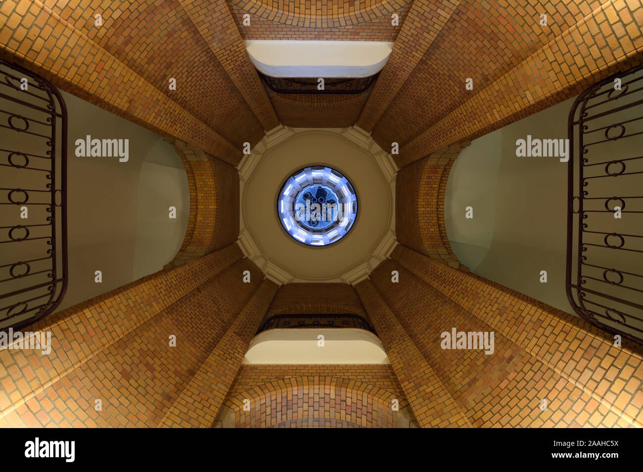 Innenansicht hoch zur  Kuppel des französischen Dom am Gendarmenmarkt, Berlin , Mitte, Deutschland Stock Photo