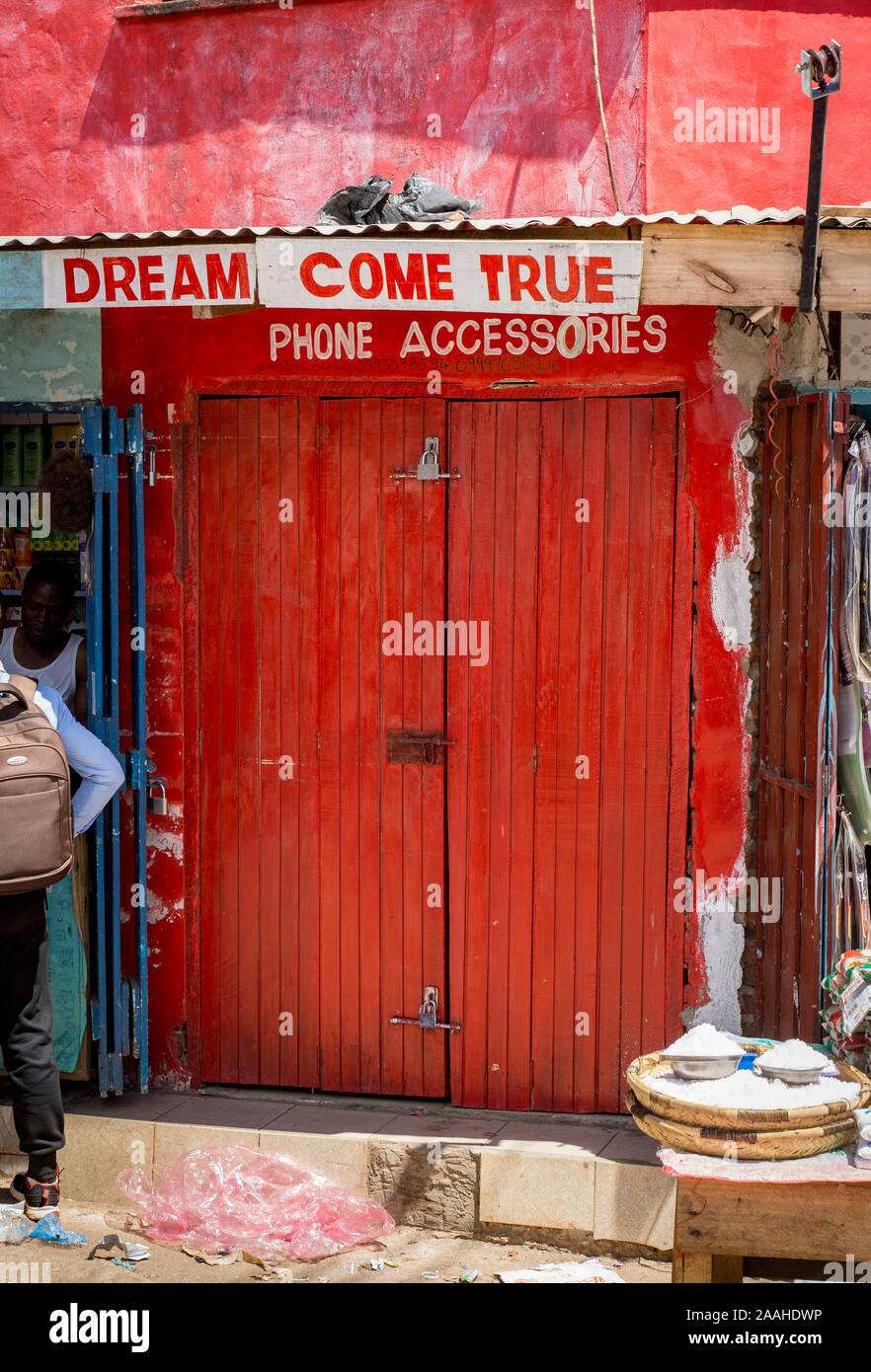 Dream come true phone accessories - shop in Mzuzu market, Malawi Stock Photo