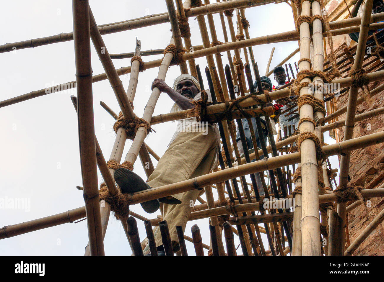 Precarious scaffolding hires stock photography and images Alamy