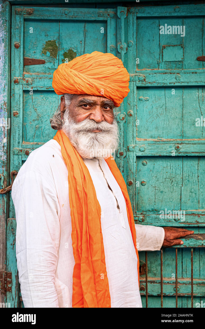 Portrait of elderly man with turban, Jodhpur, Rajasthan, India Stock Photo