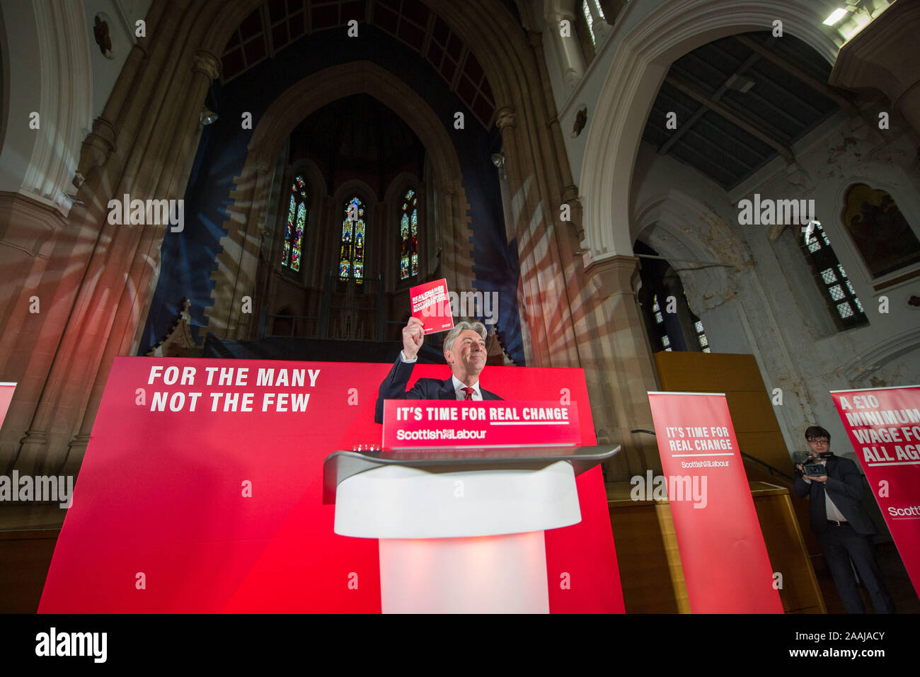 Glasgow, UK. 22 November 2019. Pictured: Richard Leonard MSP - Leader of the Scottish Labour Party.  Richard Leonard is joined in the Gorbals by Faten Hameed and other Scottish Labour PCCs to launch Scottish Labour’s manifesto. Credit: Colin Fisher/Alamy Live News Stock Photo