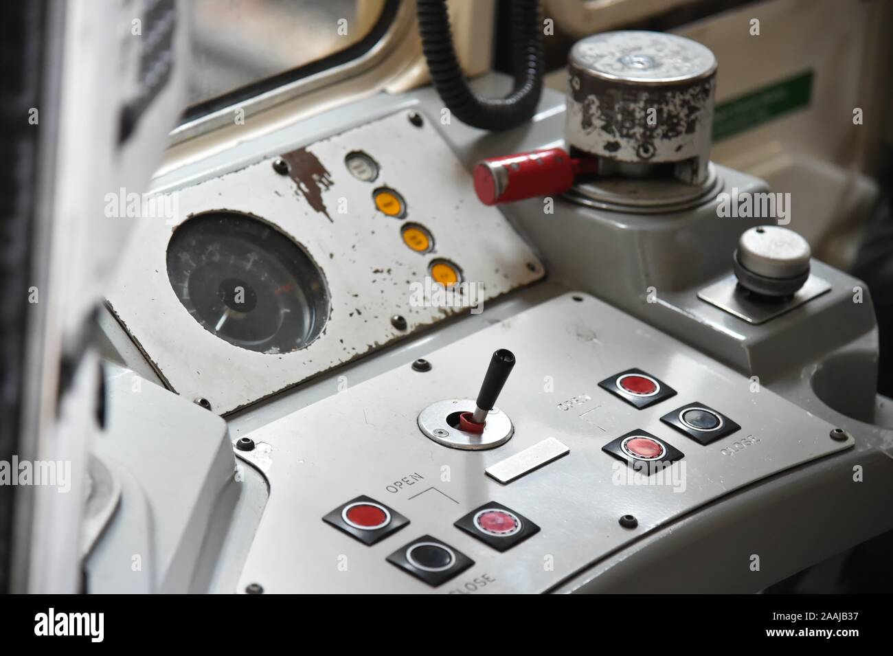 London underground tube train drivers cabin Stock Photo Alamy