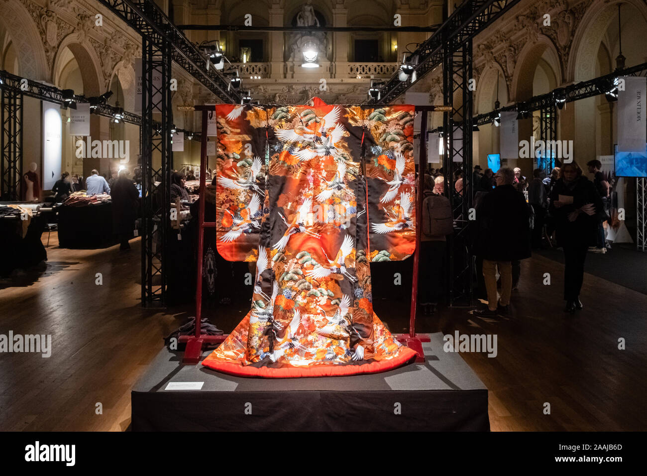 November 21, 2019, Palais de la Bourse, Lyon, Auvergne-Rhône-Alpes, France  - Silk in Lyon-Silk Festival. Uchikake, traditional bride's outfit in Japan  Stock Photo - Alamy