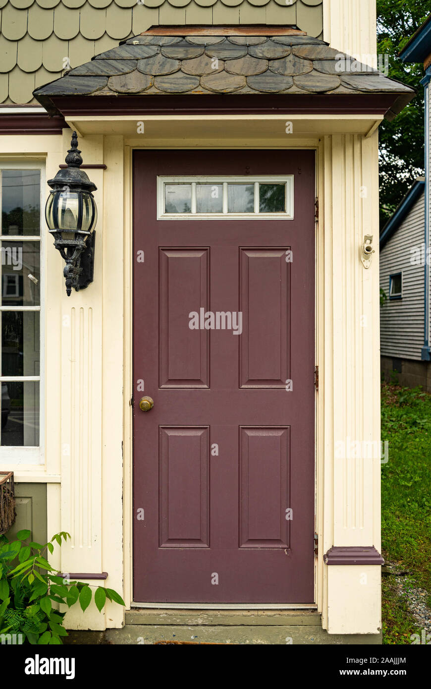 New England Entrance door in New Hampshire Stock Photo