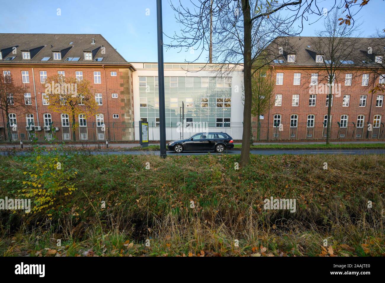 Bremen, Germany. 22nd Nov, 2019. The building of the Police Headquarters Bremen can be seen. The Lebanese clan member Ibrahim Miri, who entered Germany illegally, may be deported. The Bremen Administrative Court rejected an urgent application by the detainee and cleared the way for Miri to be deported. Credit: Mohssen Assanimoghaddam/dpa/Alamy Live News Stock Photo