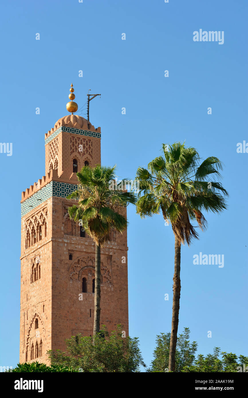 The Koutoubia minaret, 77 metres (253 ft) in height. It was completed under the reign of the Almohad Caliph Yaqub al-Mansur. Marrakech, Morocco Stock Photo