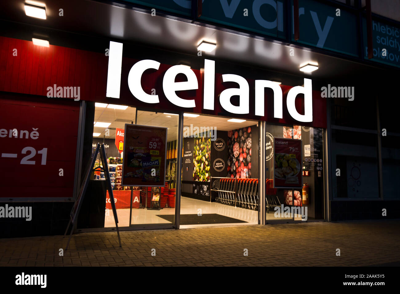 Iceland supermarket store shop hires stock photography and images Alamy