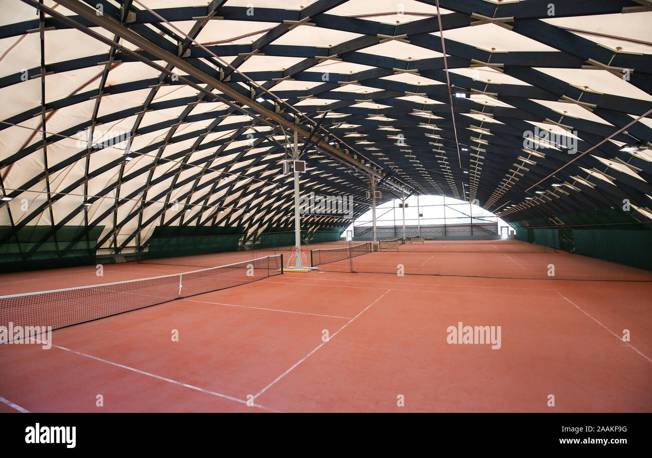 Indoor tennis courts hi-res stock photography and images - Alamy