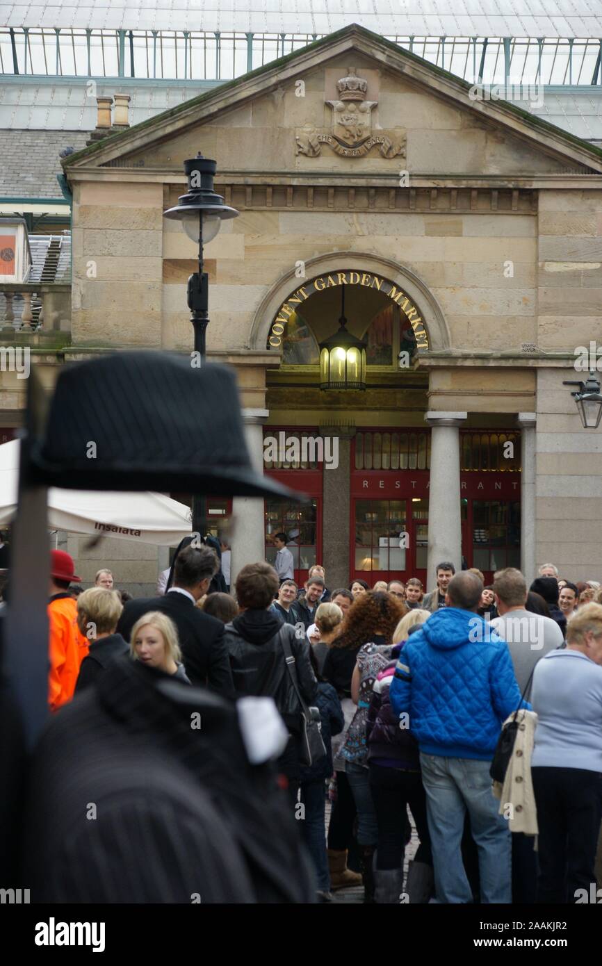 Drury lane theatre 17th century hi-res stock photography and images - Alamy