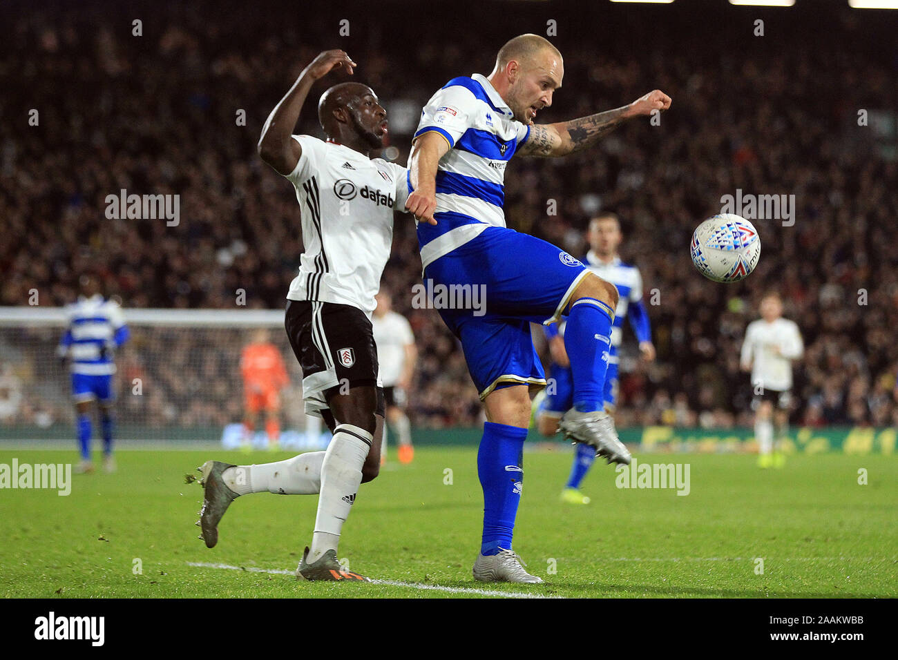 London, UK. 22nd Nov, 2019. Aboubakar Kamara of Fulham (L) in action with Toni Leistner of Queens Park Rangers (R). EFL Skybet championship match, Fulham v Queens Park Rangers at Craven Cottage in London on Friday 22nd November 2019. this image may only be used for Editorial purposes. Editorial use only, license required for commercial use. No use in betting, games or a single club/league/player publications. pic by Steffan Bowen/Andrew Orchard sports photography/Alamy Live news Credit: Andrew Orchard sports photography/Alamy Live News Stock Photo