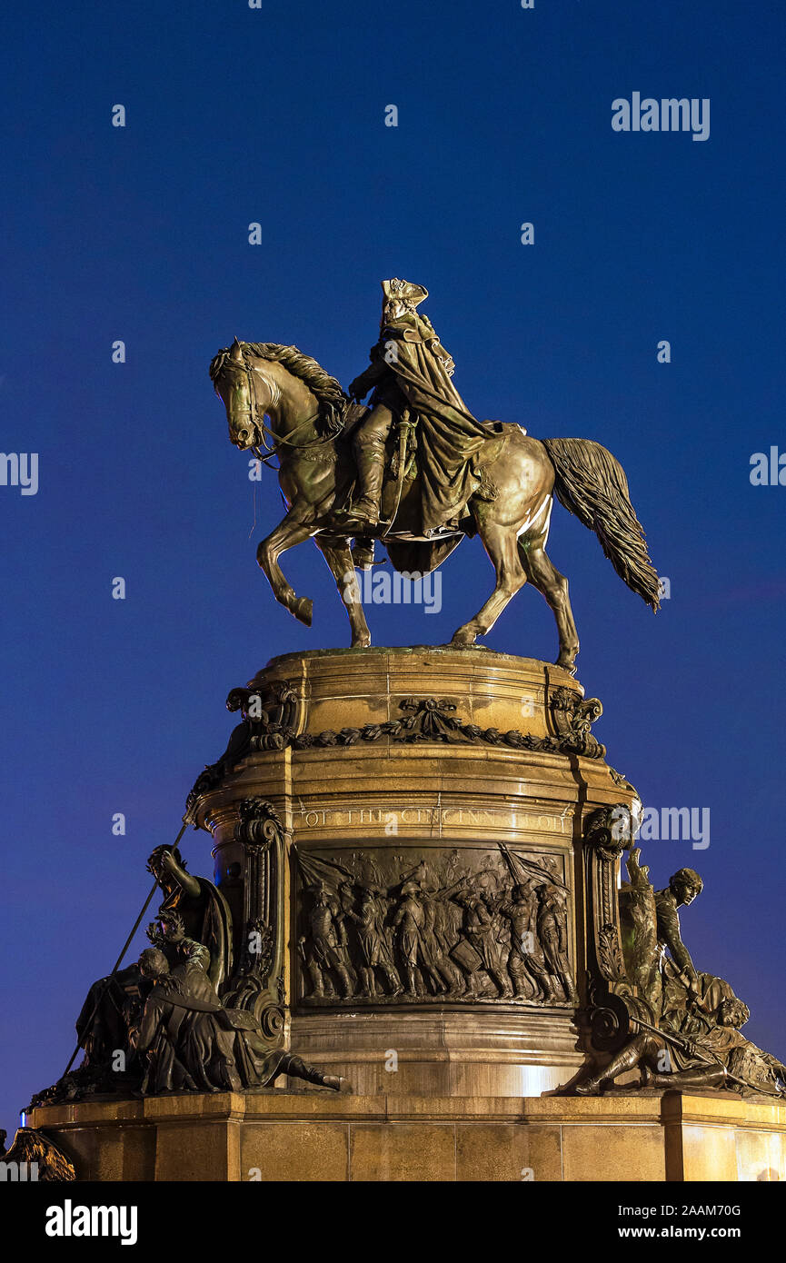 Washington Monument sculpture at Eakins Oval, Philadelphia, Pennsylvania, USA Stock Photo