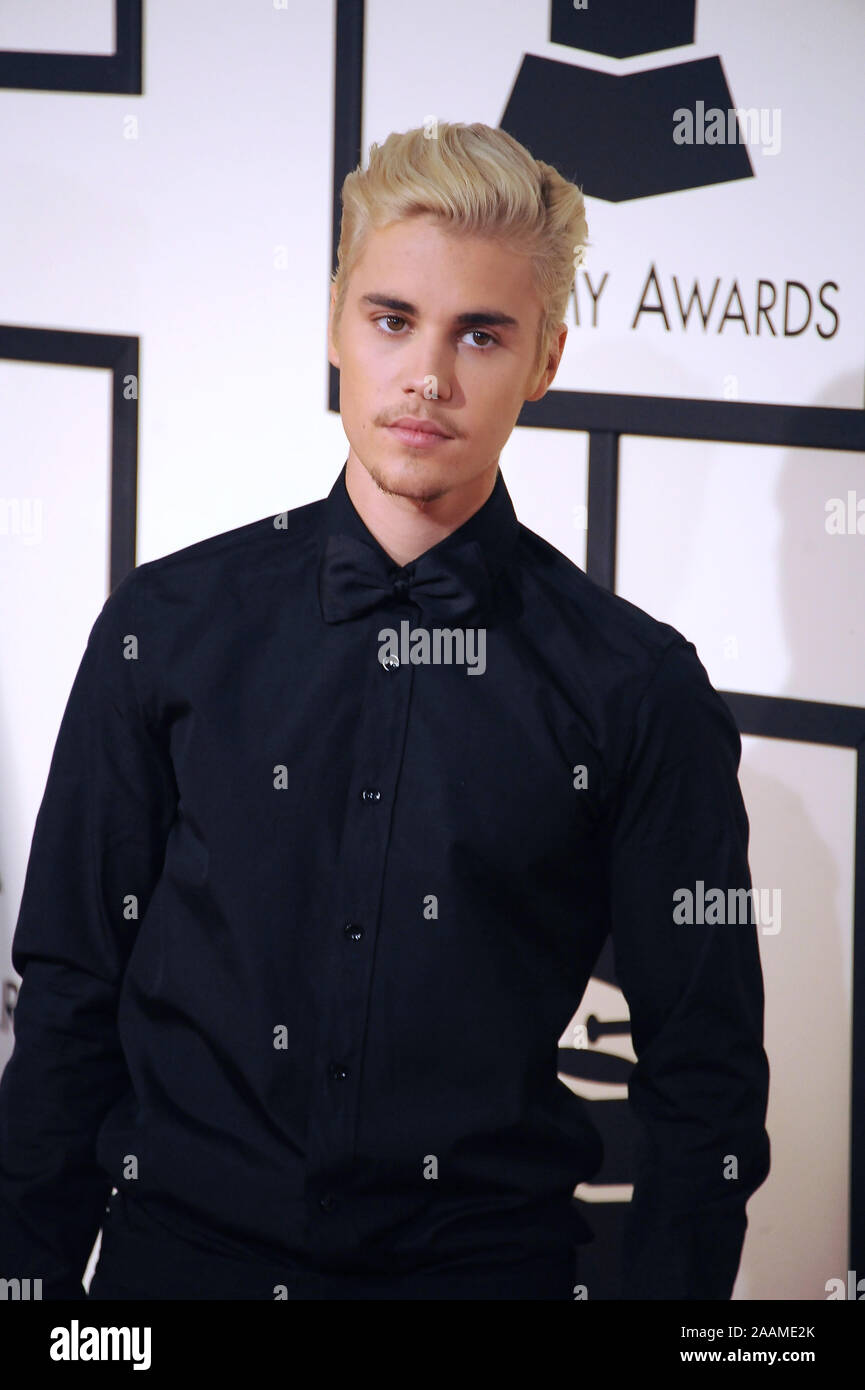 Los Angeles Ca February 15 16 Justin Bieber At The 58th Annual Grammy Awards At The Nokia Theatre La Live C 16 Paul Smith Featureflash Stock Photo Alamy