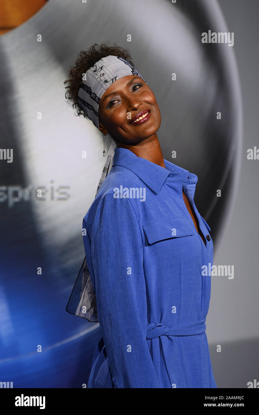 Cologne, Germany. 22nd Nov, 2019. The author Waris Dirie comes to the German Sustainability Awards 2019. Credit: Henning Kaiser/dpa/Alamy Live News Stock Photo